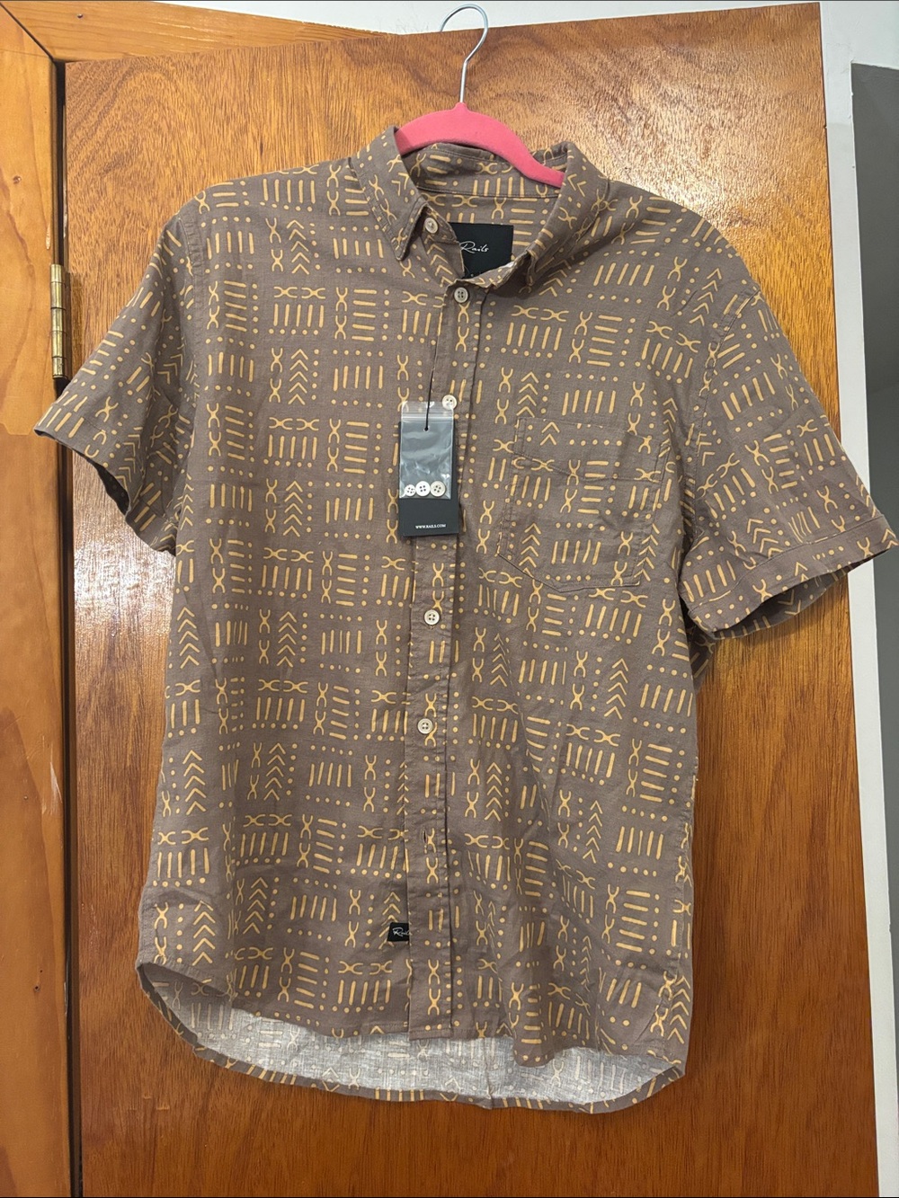 NWT Rails Linen Blend Carson Short Sleeve Button Down Shirt in Bali Batik Brown